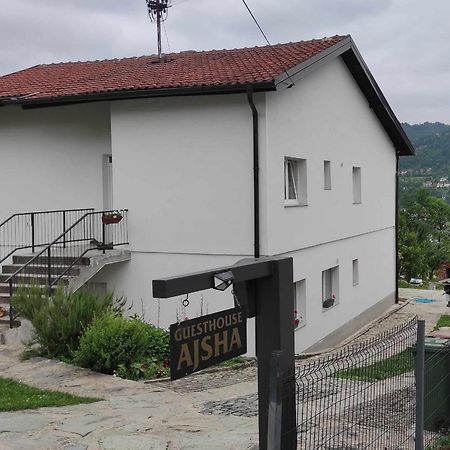 Ajsha Guesthouse ヤイツェ エクステリア 写真