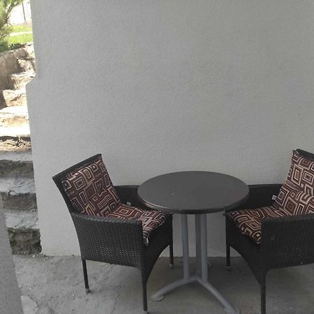 Ajsha Guesthouse ヤイツェ エクステリア 写真