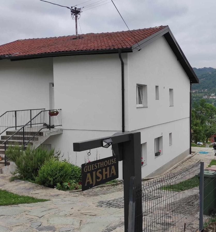 Ajsha Guesthouse ヤイツェ エクステリア 写真