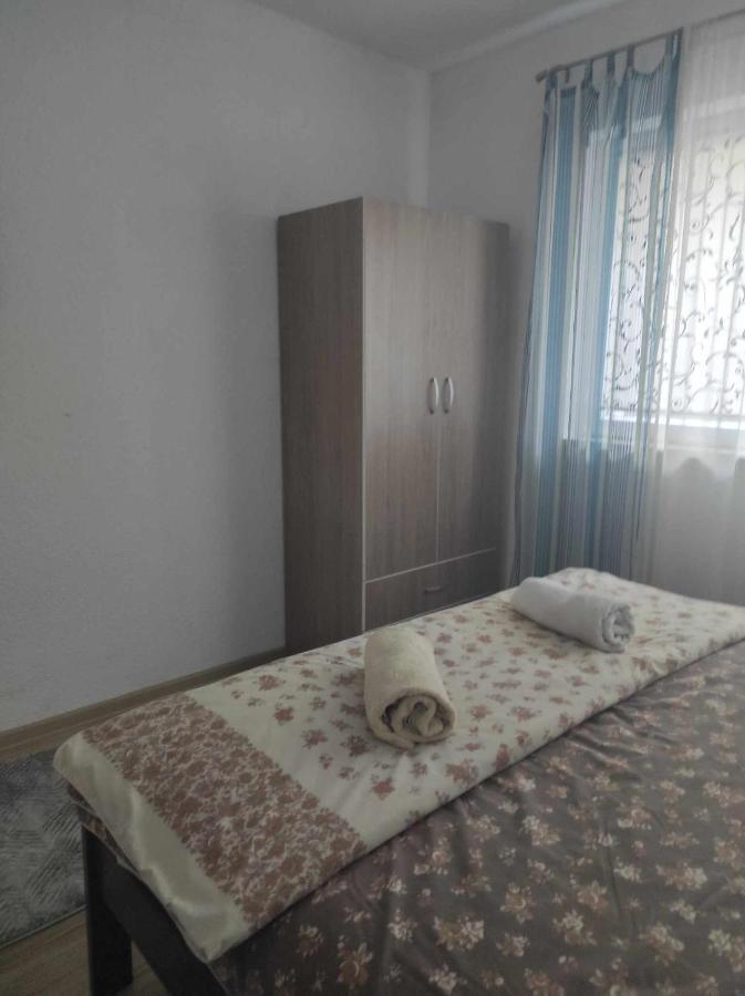 Ajsha Guesthouse ヤイツェ エクステリア 写真